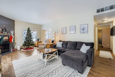 1611 Fredericksburg Ln unit 1, Aurora, IL 60503 - photo 5