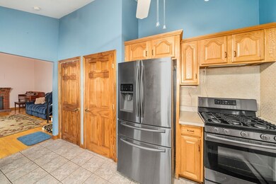 383 East St, Brockton, MA 02302 - photo 5