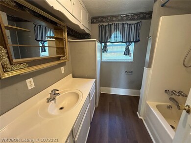 304 SW 12th St, Muldrow, OK 74948 - photo 7