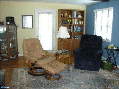 204 Louise Dr, Morrisville, PA 19067 - photo 2