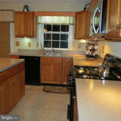 2706 Overlook Ct, Manchester, MD 21102 - photo 3