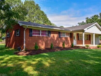 1724 Brook Dr, Asheboro, NC 27205 - photo 2