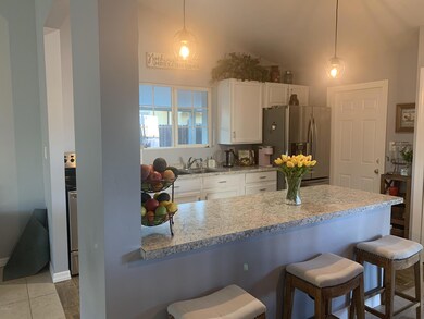 Kitchen Breakfast Bar
