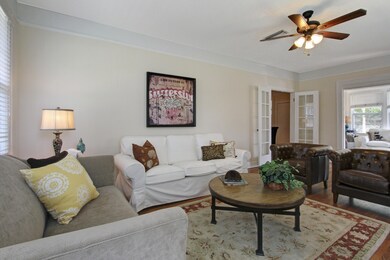 Living room 2.jpg