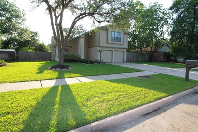420 Old Course Dr, Friendswood, TX 77546 - photo 2