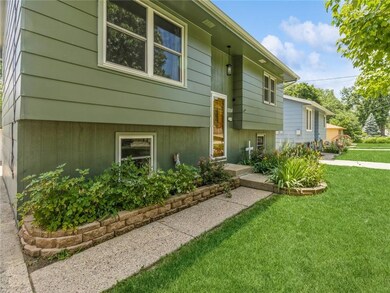 1004 Hackley Ave, Des Moines, IA 50315 - photo 2