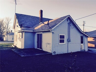 7 N Indiana St, Roachdale, IN 46172 - photo 3