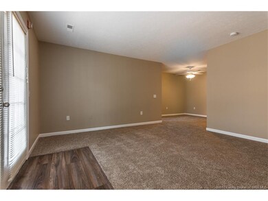 1624 Colonial Club Dr unit 101, New Albany, IN 47150 - photo 4