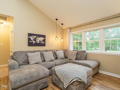 005-1280x960-living-room