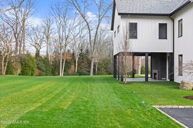 121 Lower Cross Rd, Greenwich, CT 06831 - photo 2