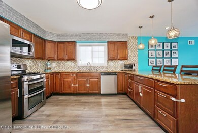 (6) KITCHEN