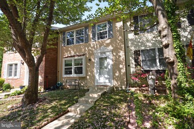 8658 Bent Arrow Ct, Springfield, VA 22153 - photo 2