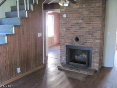 904 Barnes St, Reidsville, NC 27320 - photo 6