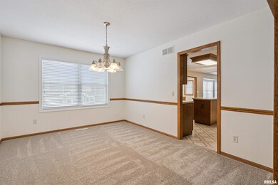 4406 Regency Place, Davenport, IA 52806 - photo 6