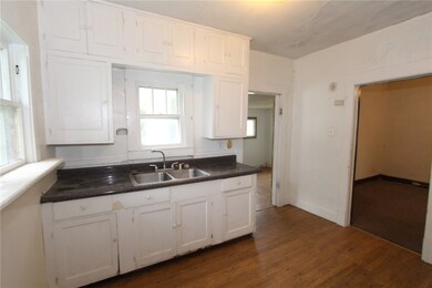 713 S 29th St, Mattoon, IL 61938 - photo 2