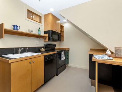 93 Harvey St unit 5, Cambridge, MA 02140 - photo 6