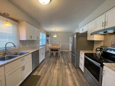 304 S Maple St, La Crescent, MN 55947 - photo 2