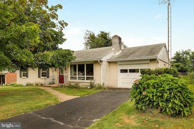 17930 Oak Ridge Dr, Hagerstown, MD 21740 - photo 2