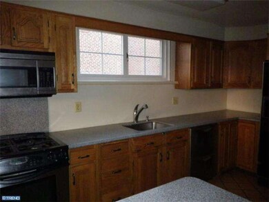 722 Oakwood Dr, Glenolden, PA 19036 - photo 4