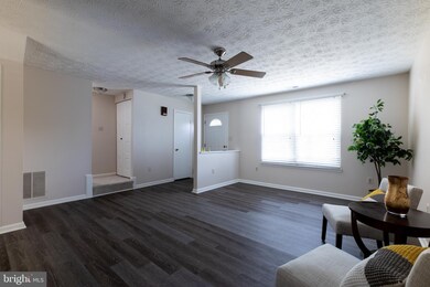 18611 Winding Creek Place, Germantown, MD 20874 - photo 7