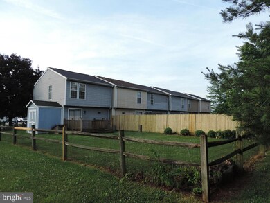 225 Lily Ct, Hagerstown, MD 21740 - photo 4