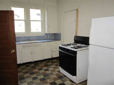 129 N 3rd St, Elkhart, IN 46516 - photo 4