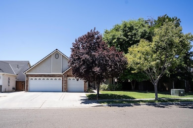 3235 N Arroyo Ave, Fresno, CA 93727 - photo 2