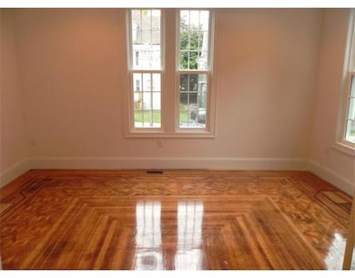 18 Wayne St, Dorchester, MA 02121 - photo 5