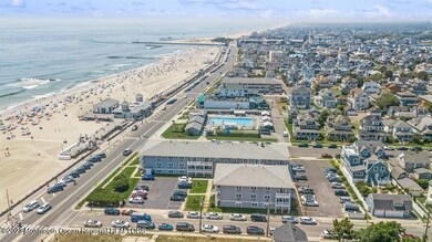 11_709OceanAve43_181010_AerialView_LowRe