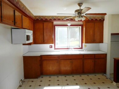 4724 Lowcroft Ave, Lansing, MI 48910 - photo 7