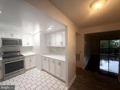 606 Cooper Landing Rd unit B-2K, Cherry Hill, NJ 08002 - photo 3