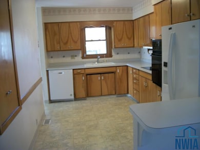 119 E Ridgeview Dr, Cherokee, IA 51012 - photo 7