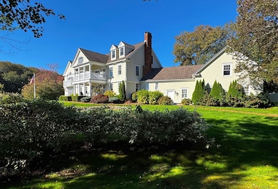 10 Middle Beach Rd W, Madison, CT 06443 - photo 2