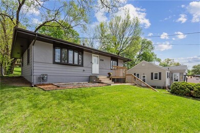 2749 Hubbell Ave, Des Moines, IA 50317 - photo 2