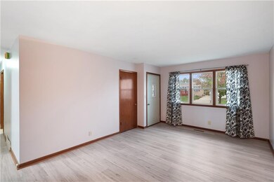 715 S 5th Ave E, Newton, IA 50208 - photo 3