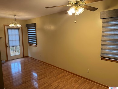 910 N 16th Ave, Beatrice, NE 68310 - photo 7