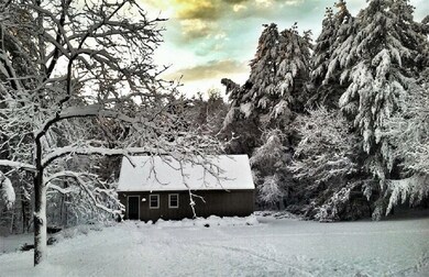 27 Tourtellot Hill Rd, Chepachet, RI 02814 - photo 2