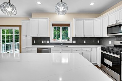 47 Nazneen Cir, Hopkinton, MA 01748 - photo 5