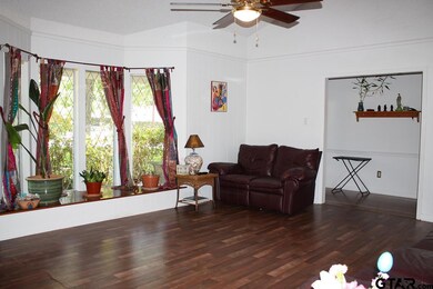 3910 3910 Lexington Dr, Tyler, TX 75701 - photo 3