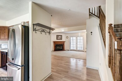 6306 Jacobs Ct, Sykesville, MD 21784 - photo 2