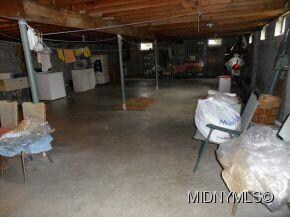 Very large basement w/laundry