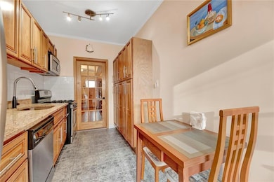 Eat in Kitchen