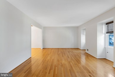 8710 Whitson Ct, Springfield, VA 22153 - photo 5