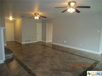 2304 Breezeway Ln, Temple, TX 76502 - photo 5