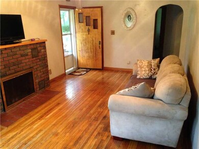 Entry/Foyer.