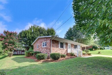 543 E Morehead St, Reidsville, NC 27320 - photo 4