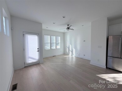 2009 Hamorton Place, Charlotte, NC 28205 - photo 3