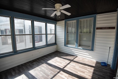 607 Barnett St, Vincennes, IN 47591 - photo 4