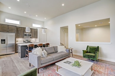 144 Knights Bridge Park Ln, Houston, TX 77018 - photo 6