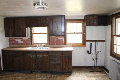 258 Plumtree Rd, Sunderland, MA 01375 - photo 5